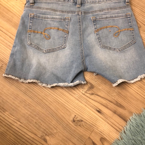 Shorts - Picture 2 of 2